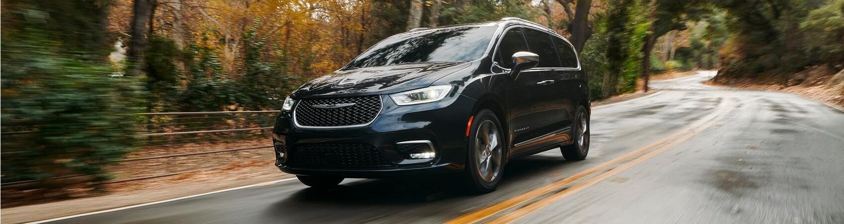 Chrysler Pacifica Black Snipped