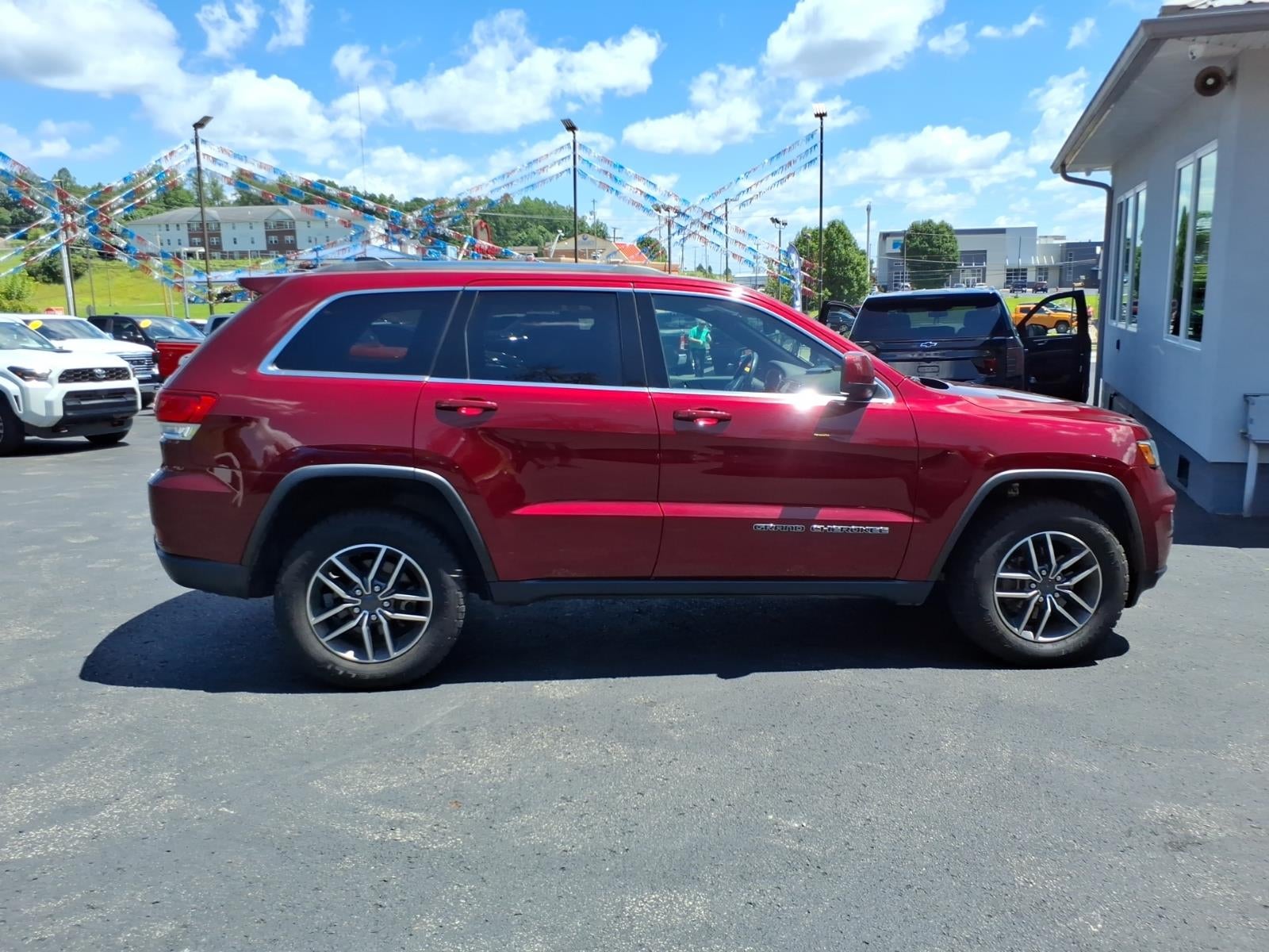 2020 Jeep Grand Cherokee Laredo E