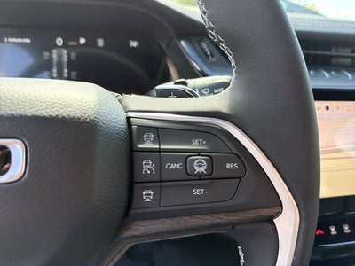 2027 Jeep Grand Cherokee Laredo Altitude