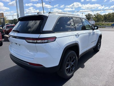 2027 Jeep Grand Cherokee Laredo Altitude