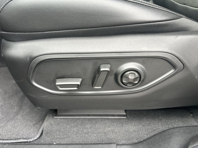 2027 Jeep Grand Cherokee Laredo Altitude
