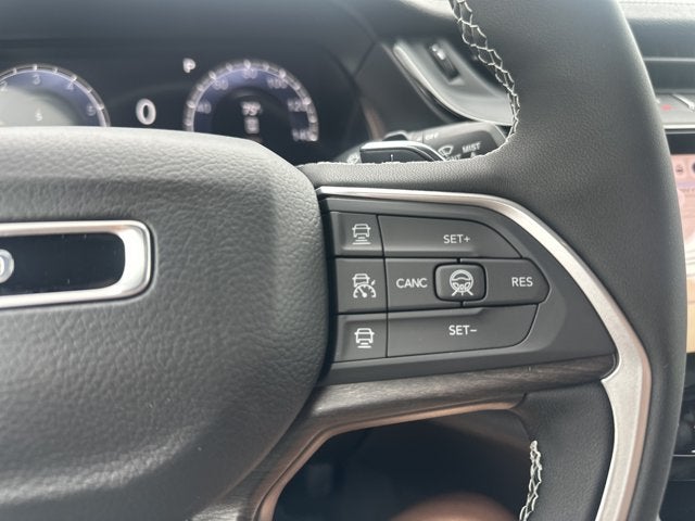 2027 Jeep Grand Cherokee Laredo Altitude
