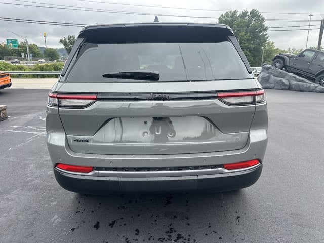 2027 Jeep Grand Cherokee Laredo Altitude