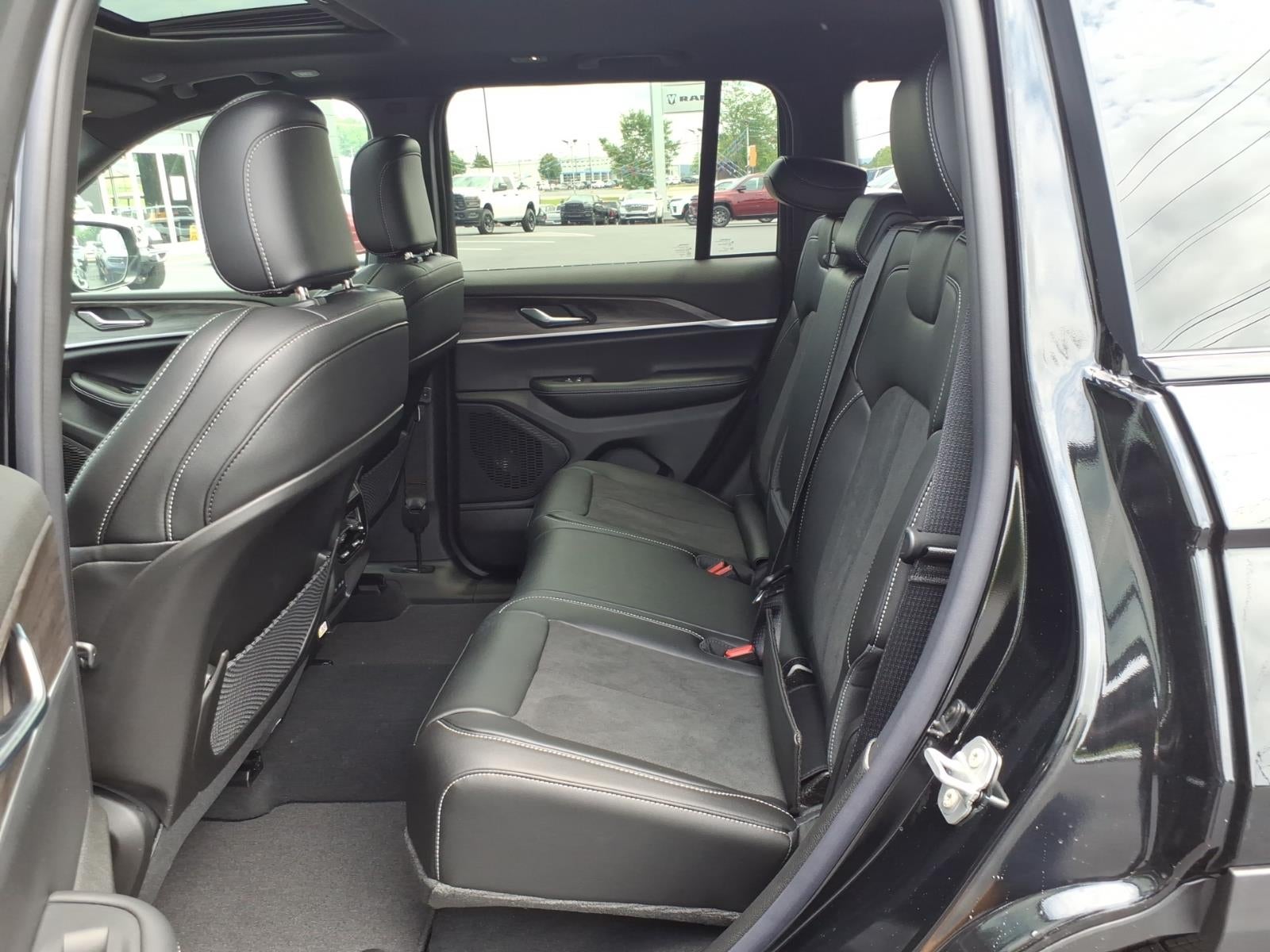 2026 Jeep Grand Cherokee Altitude