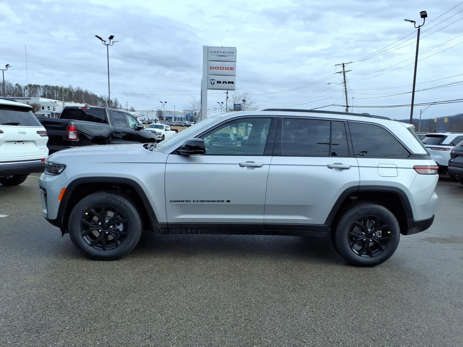 2026 Jeep Grand Cherokee Altitude