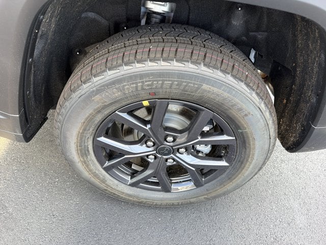 2027 Jeep Grand Cherokee Laredo Altitude