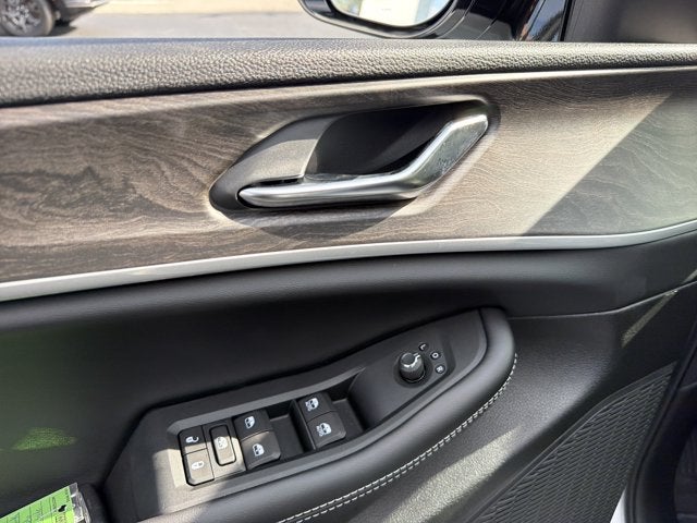 2027 Jeep Grand Cherokee Laredo Altitude