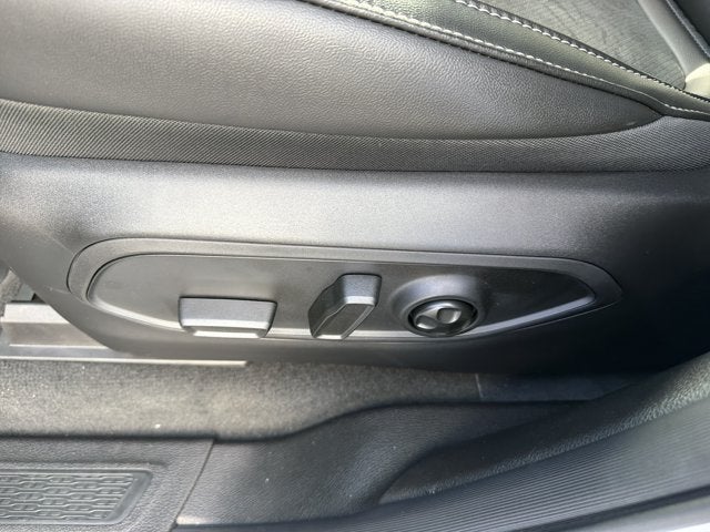 2027 Jeep Grand Cherokee Laredo Altitude