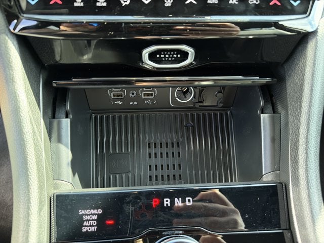 2027 Jeep Grand Cherokee Laredo Altitude