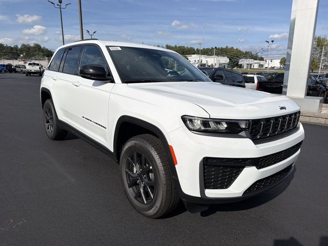 2027 Jeep Grand Cherokee Laredo Altitude
