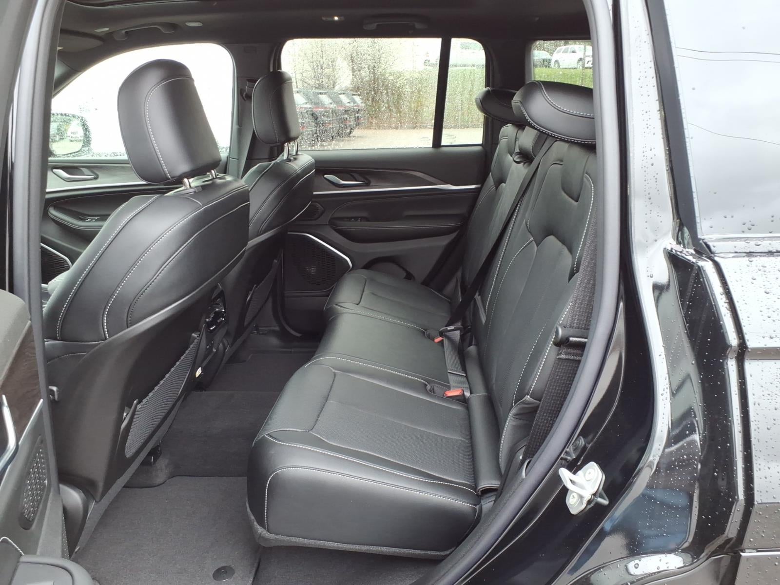 2026 Jeep Grand Cherokee Base