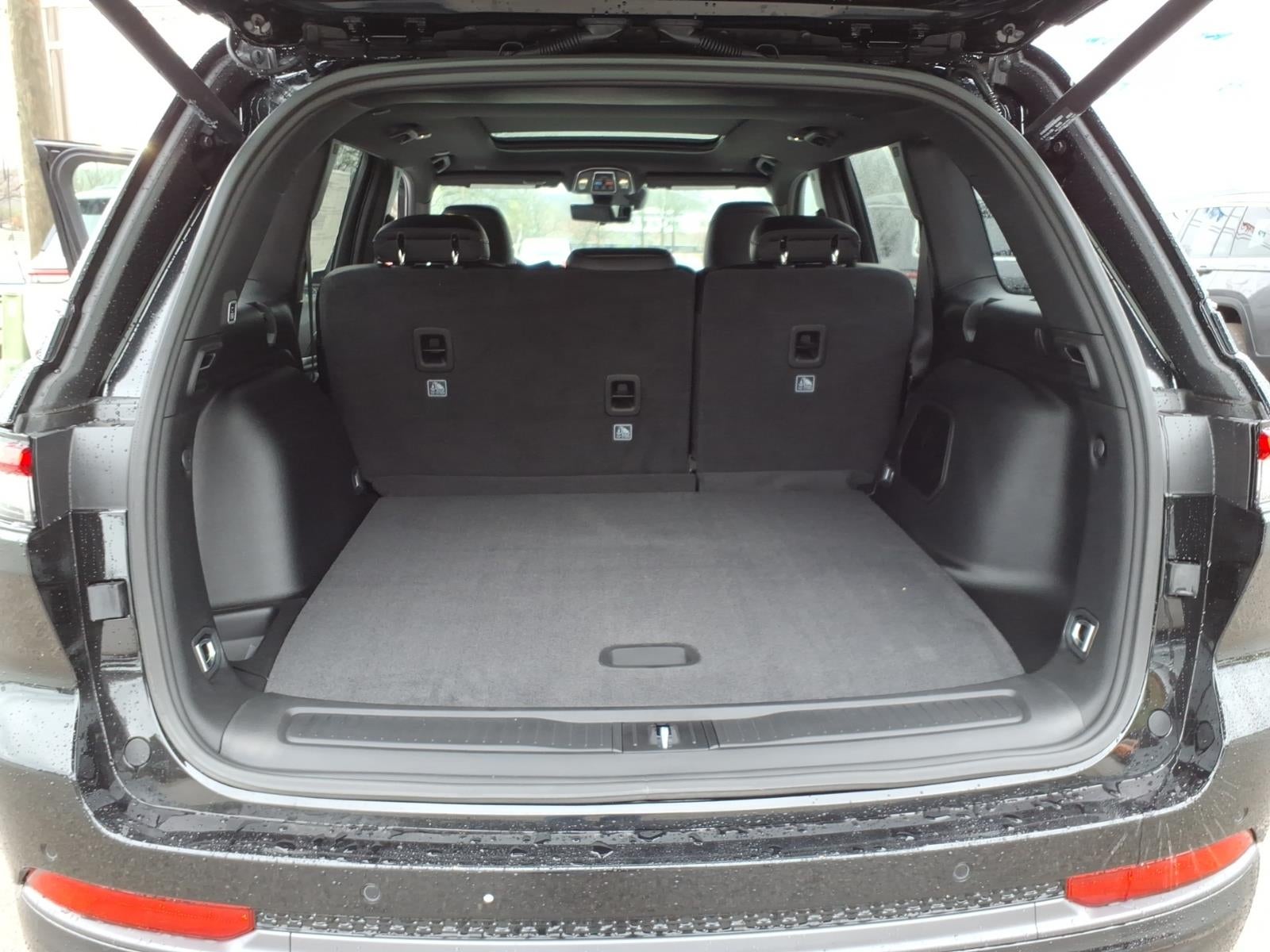 2026 Jeep Grand Cherokee Base