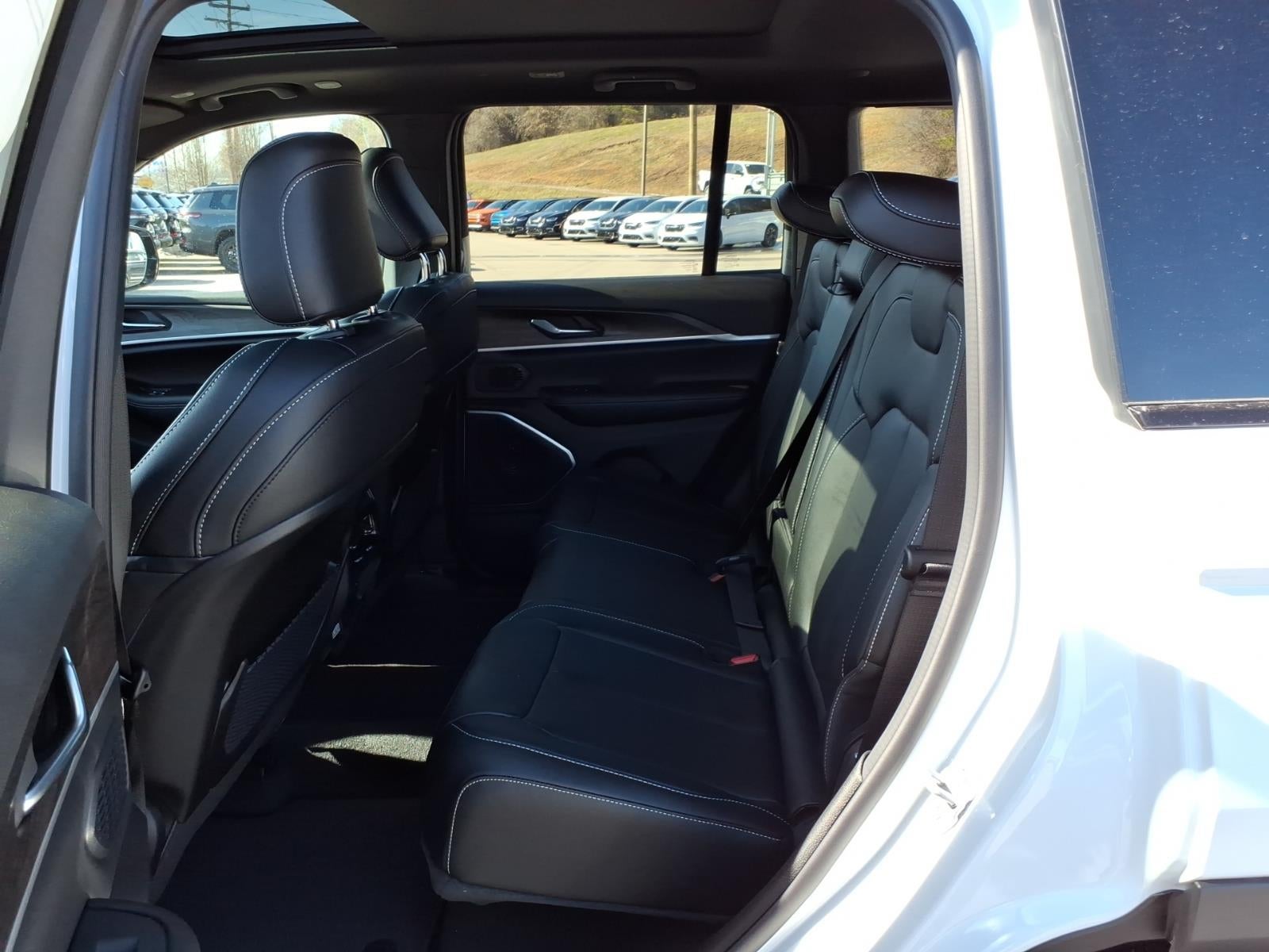 2026 Jeep Grand Cherokee Base