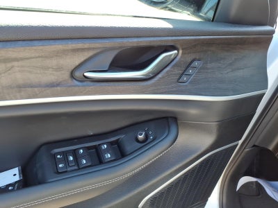 2026 Jeep Grand Cherokee Base