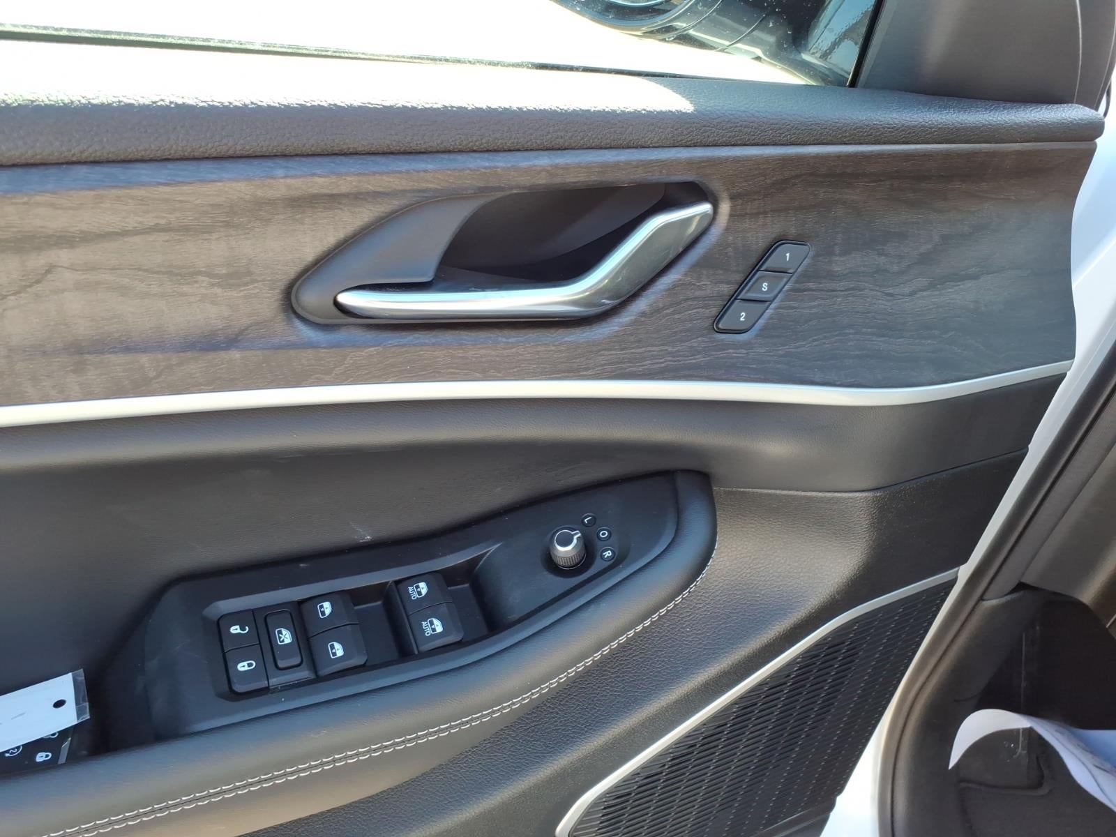 2026 Jeep Grand Cherokee Base