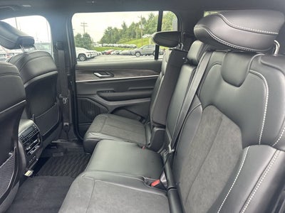 2027 Jeep Grand Cherokee L Laredo Altitude
