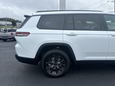 2027 Jeep Grand Cherokee L Laredo Altitude