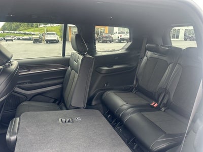 2027 Jeep Grand Cherokee L Laredo Altitude