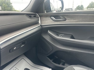 2027 Jeep Grand Cherokee L Laredo Altitude