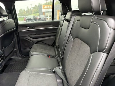 2027 Jeep Grand Cherokee L Laredo Altitude