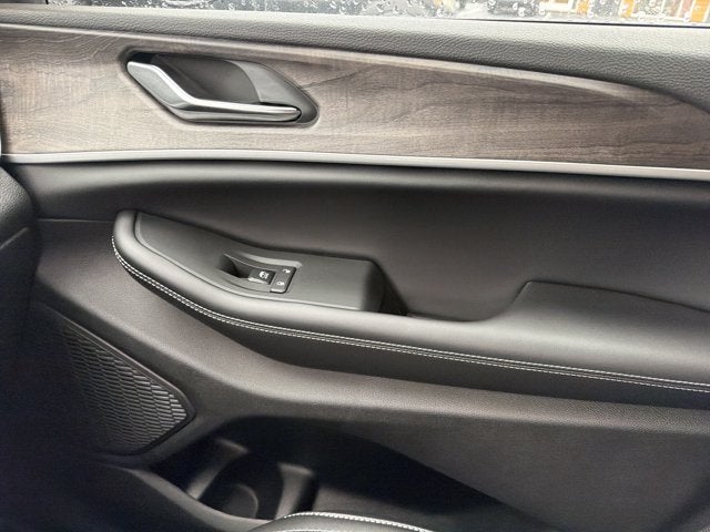 2027 Jeep Grand Cherokee L Laredo Altitude