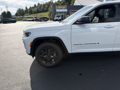 2027 Jeep Grand Cherokee L Laredo Altitude