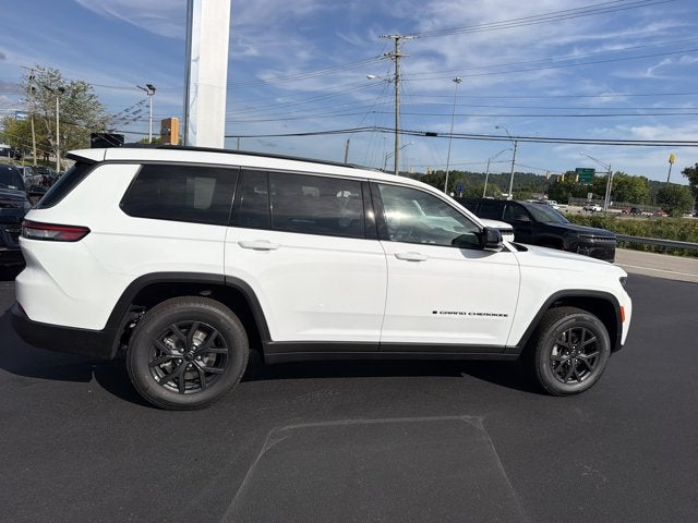 2027 Jeep Grand Cherokee L Laredo Altitude