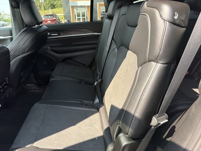 2027 Jeep Grand Cherokee L Laredo Altitude