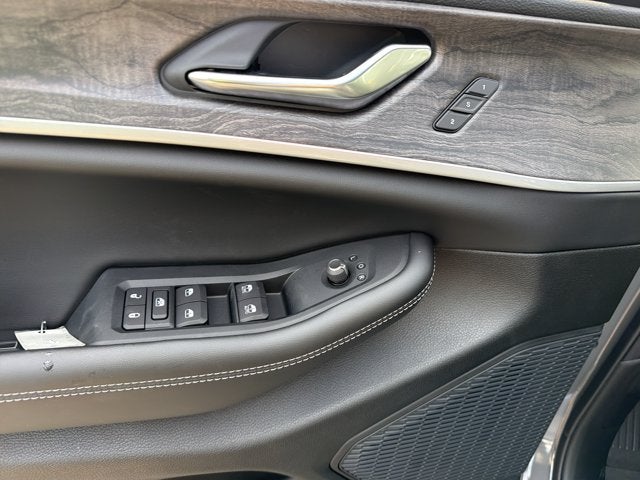 2027 Jeep Grand Cherokee L Limited