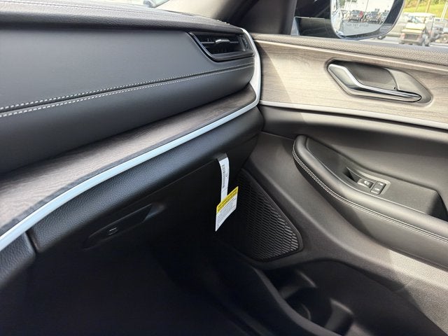 2027 Jeep Grand Cherokee L Limited