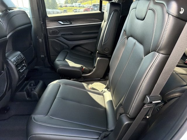 2027 Jeep Grand Cherokee L Limited