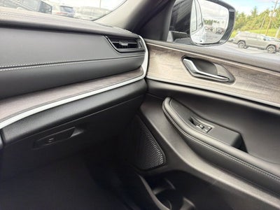 2027 Jeep Grand Cherokee L Limited