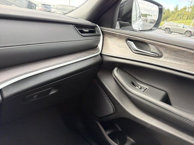 2027 Jeep Grand Cherokee L Limited