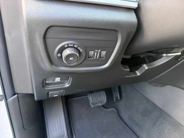 2027 Jeep Grand Cherokee L Limited