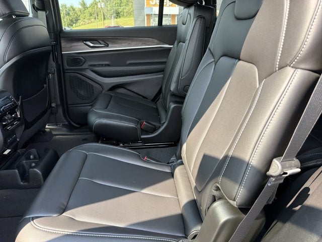 2027 Jeep Grand Cherokee L Limited