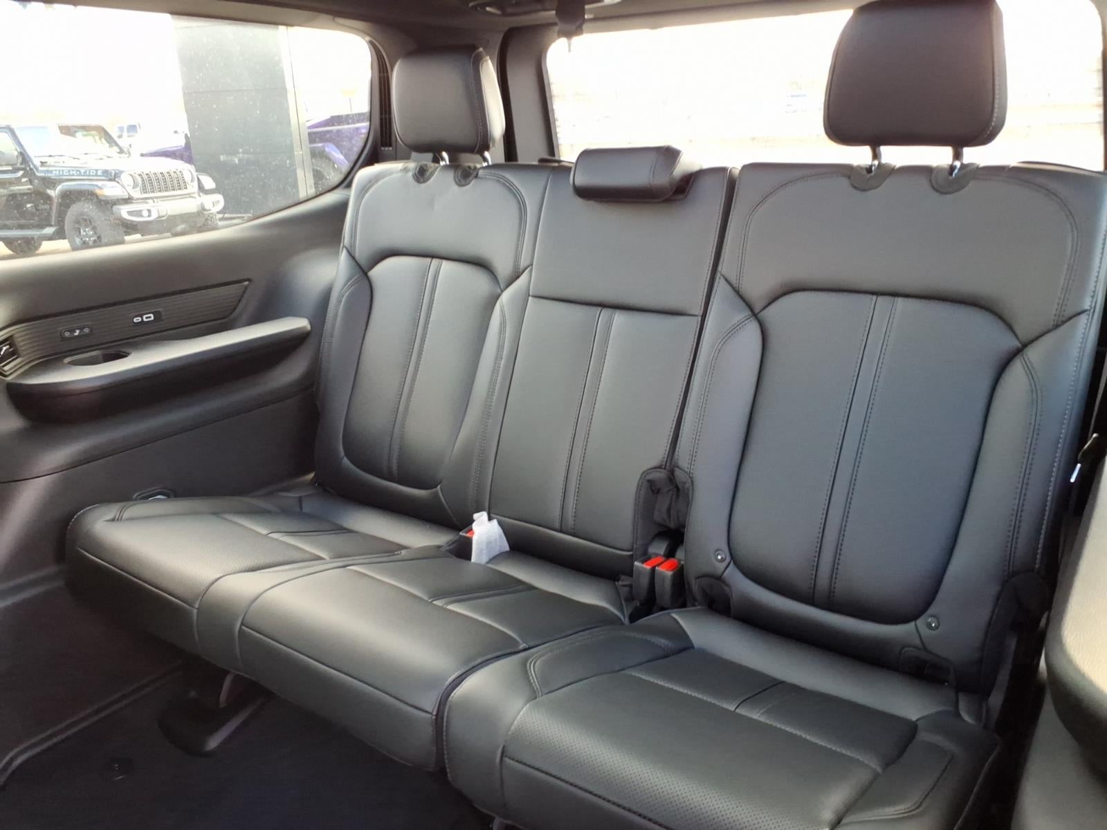 2026 Jeep Grand Wagoneer Base