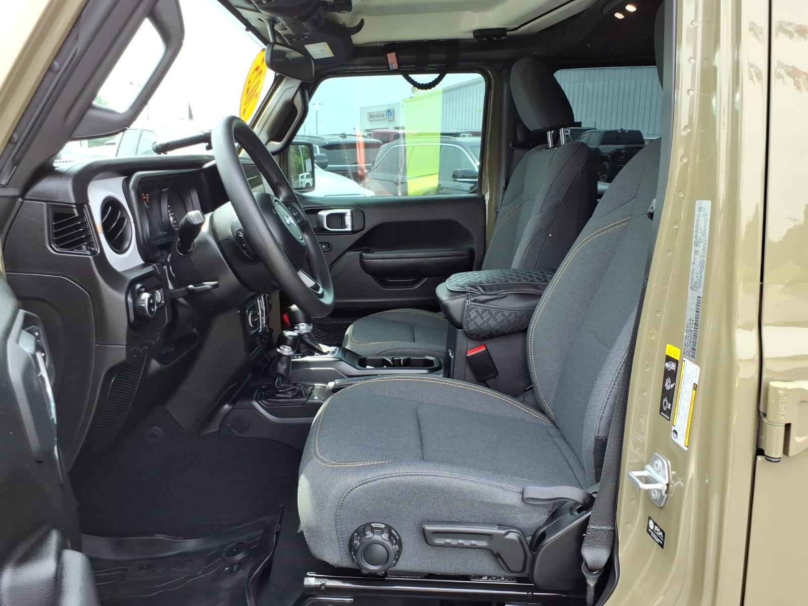 2025 Jeep Gladiator NightHawk
