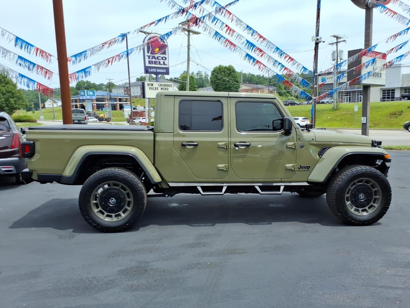 2025 Jeep Gladiator NightHawk