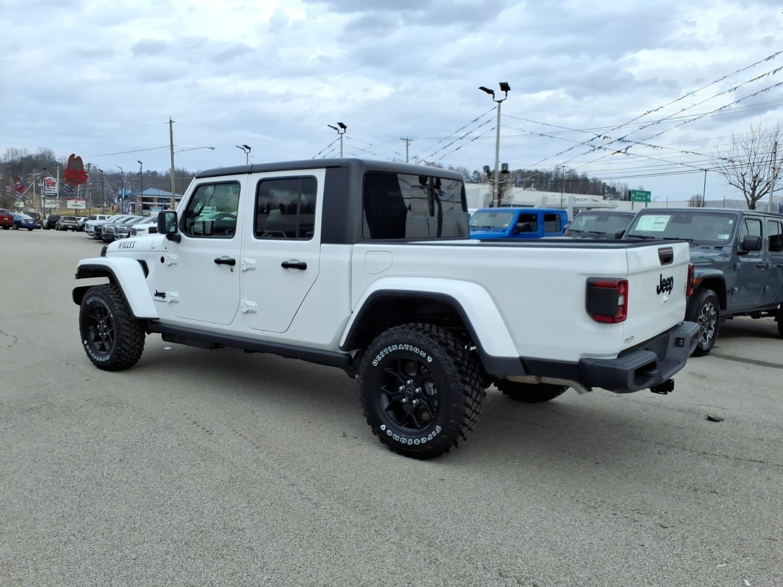 2026 Jeep Gladiator Base