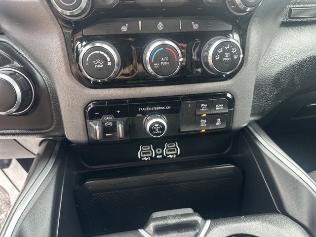 2025 RAM 1500 BIG HORN/L Base