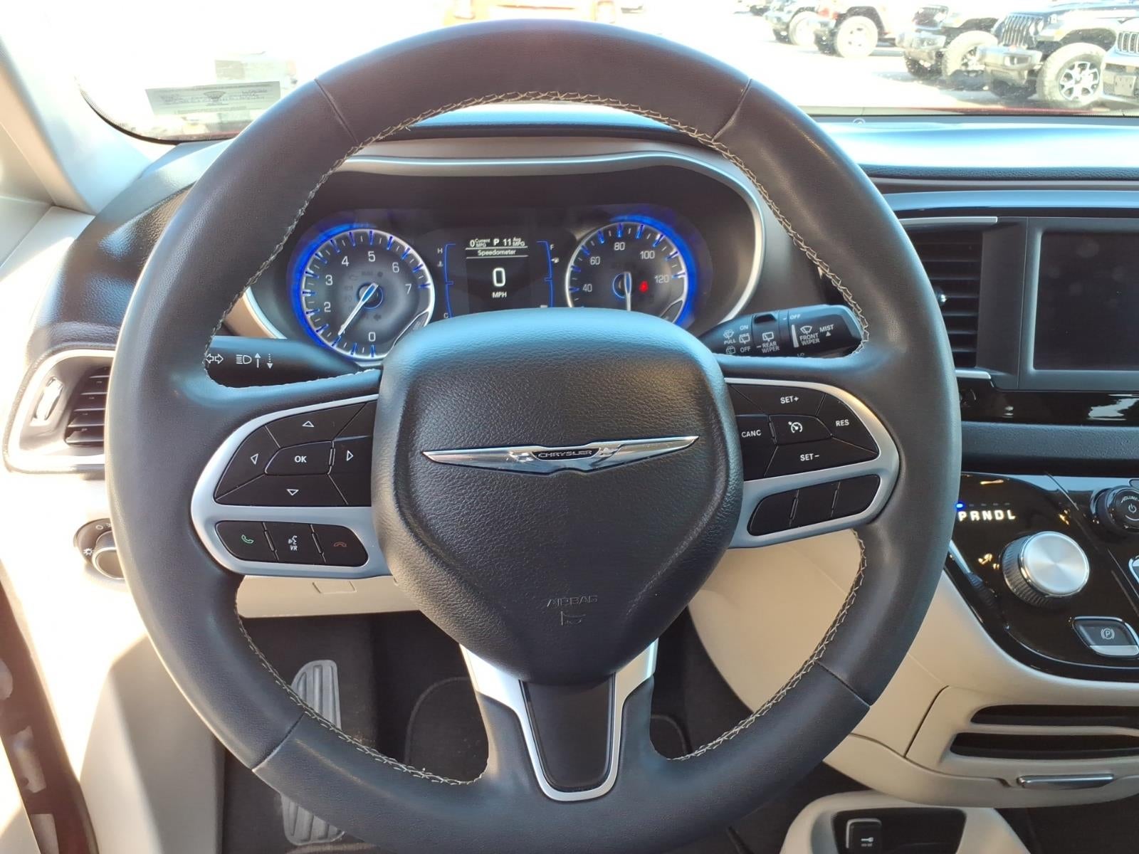 2022 Chrysler Voyager LX