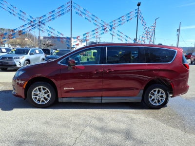 2022 Chrysler Voyager LX