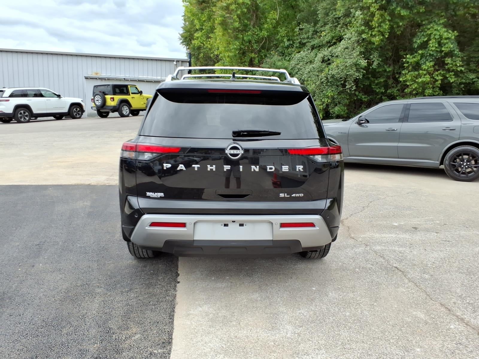 2024 Nissan Pathfinder SL