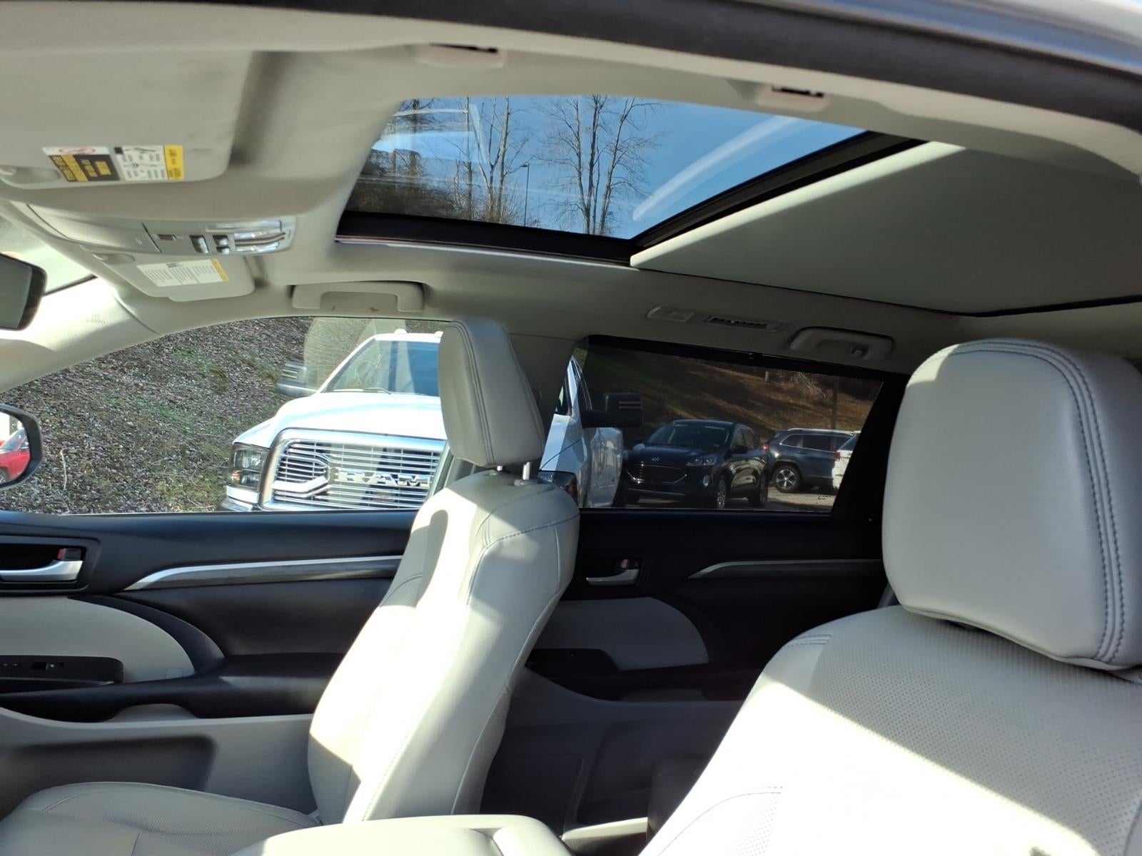 2018 Toyota Highlander Base