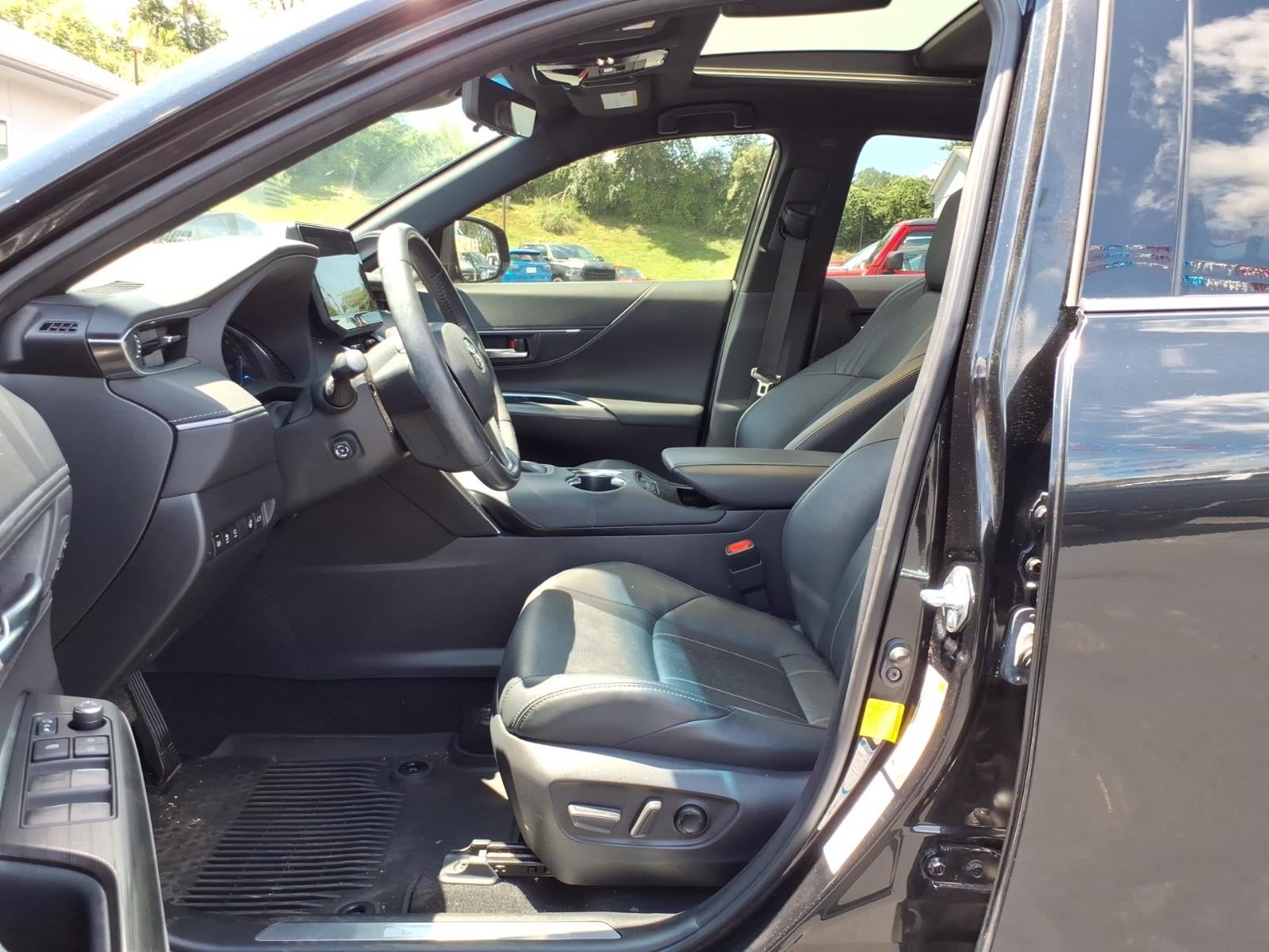2022 Toyota Venza Base