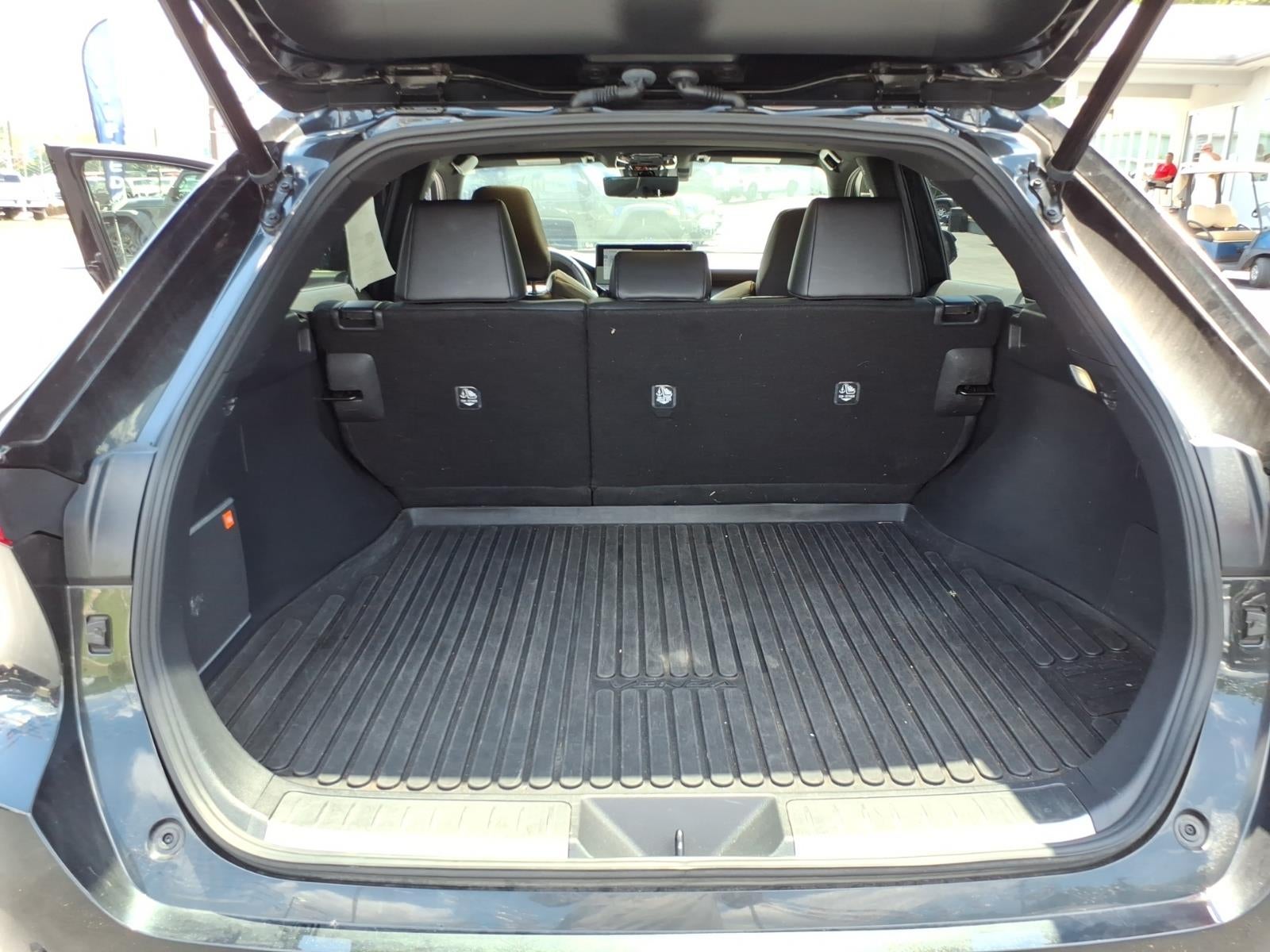 2022 Toyota Venza Base