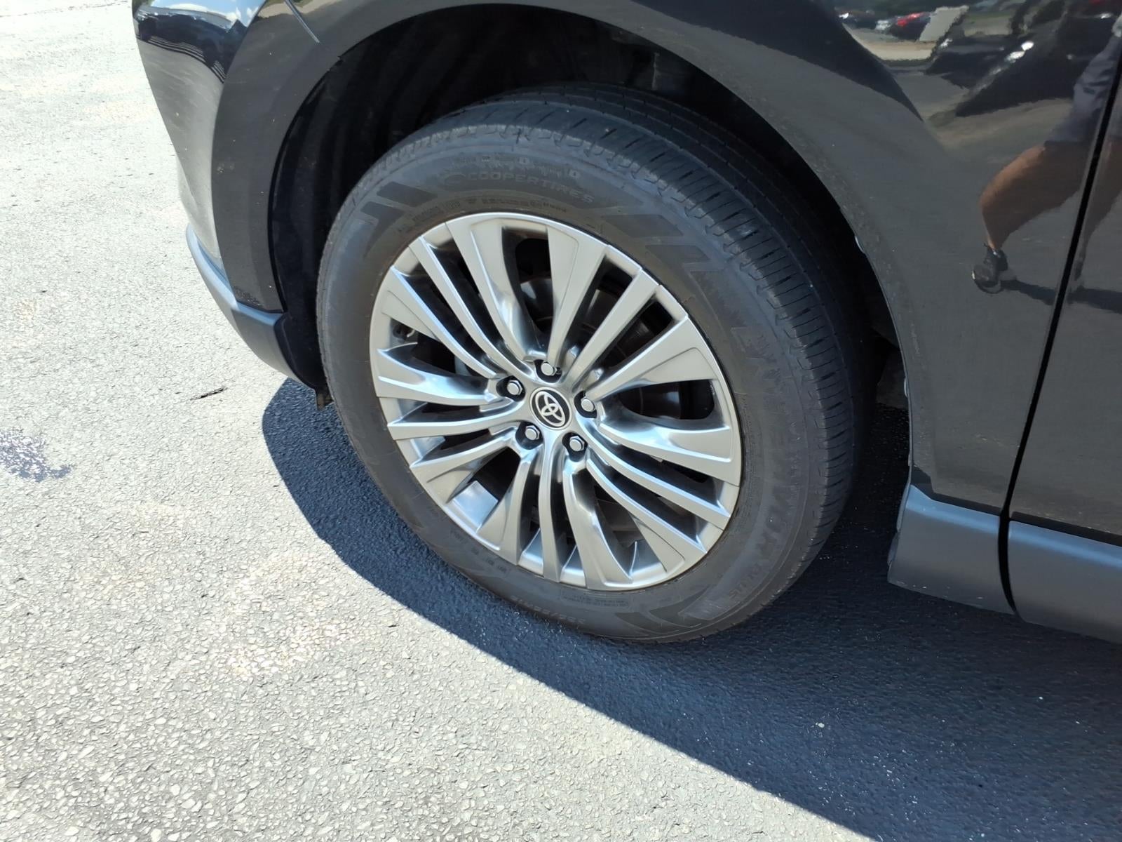 2022 Toyota Venza Base