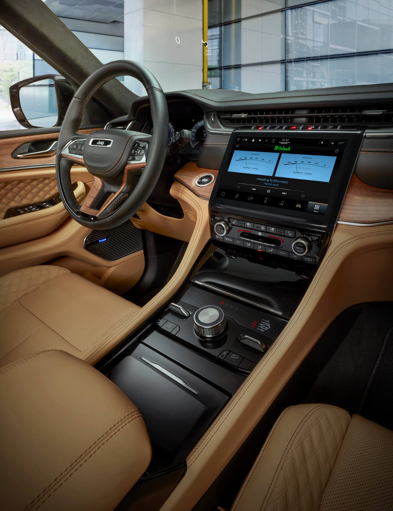 2021 Jeep Grand Cherokee interior technologies